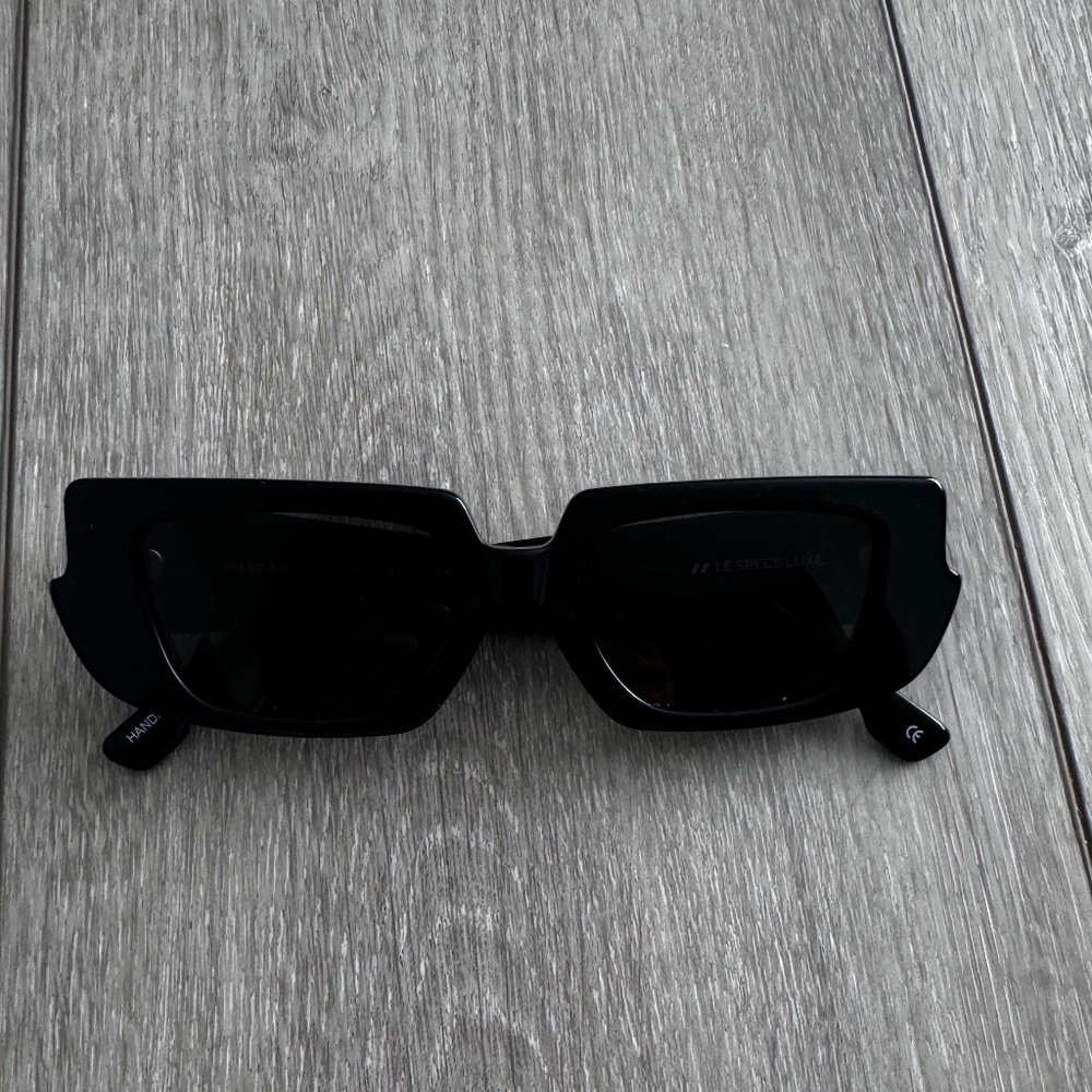 LE SPECS LUXE MASCARA SUNNIES